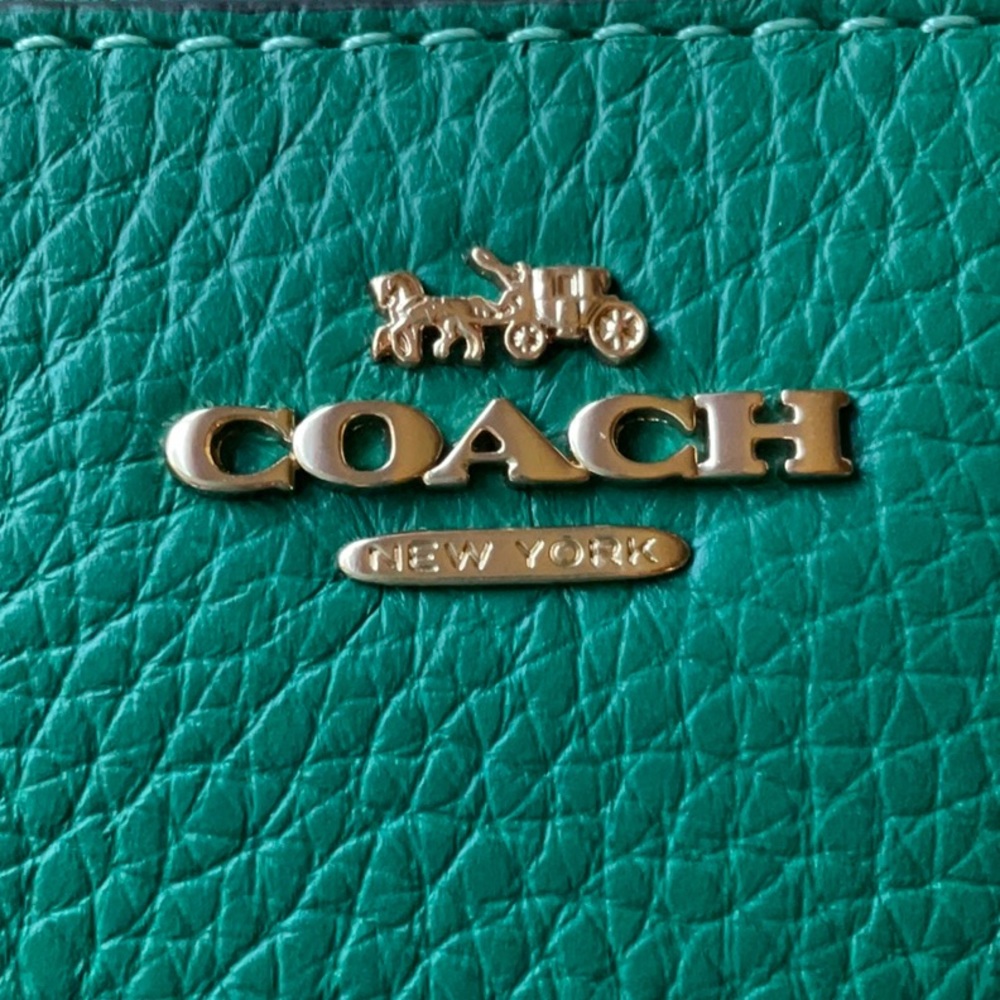 💚 COACH DOUBLE CORNER ZIP WRISTLET 💚 - Picture 10 of 16